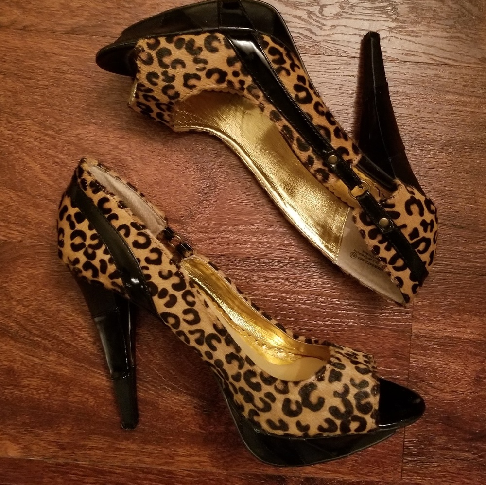 NAUGHTY MONKEY Platform Leopard Heels